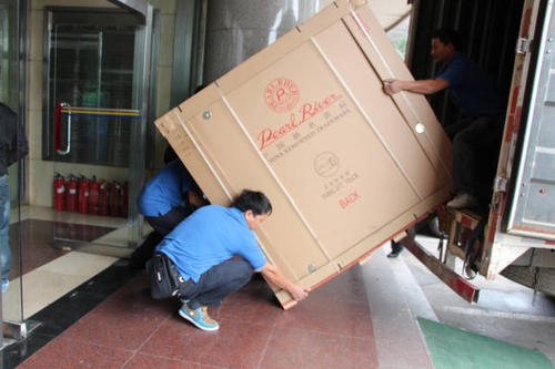 西盟钢琴贵重工艺品无忧运